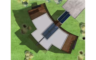 La Caravelle, plan du dessus d'une villa à terrasse en bois et bassin, sur fond de pelouse